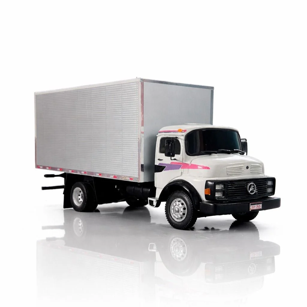 Mercedes-Benz 1113 Baú (Controle Remoto)